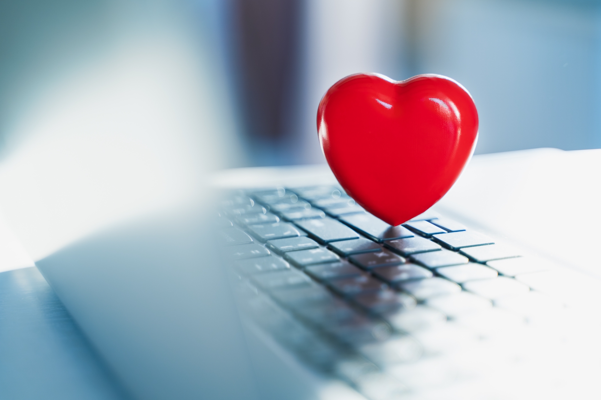 7 tipp, hogy Valentin-napon is biztonságban legyünk az interneten